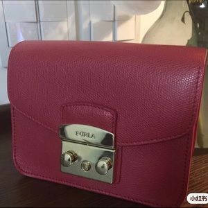 Furla metropolis chain bag